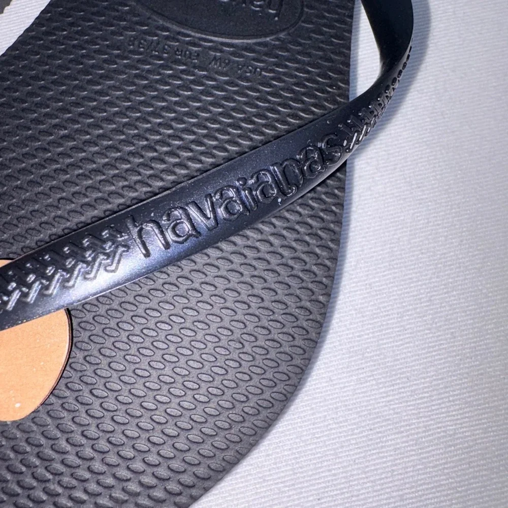 Havaianas  Flip Flops Size 6 Black NEW Brazilian Rubber Sandals 4000030 beach